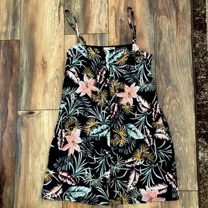 NWT Amuse Society Centroid Dress Size L with Adjustable Shoulder Straps No Flaws